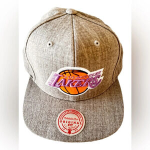 Los Angeles Lakers Mitchell & Ness Classics Logo Snapback Hat - Heathered Gray